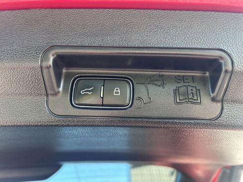 Used 2020 Ford Explorer XLT w/ Equipment Group 202A RWD image 30