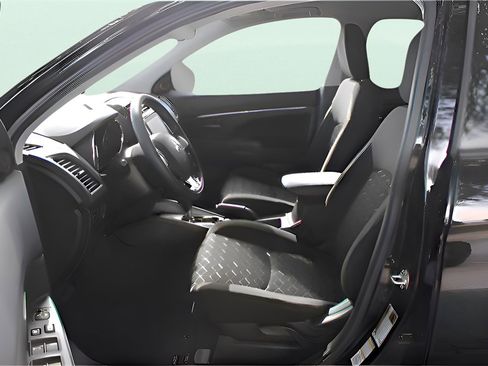 Used 2023 Mitsubishi Outlander Sport LE image 12