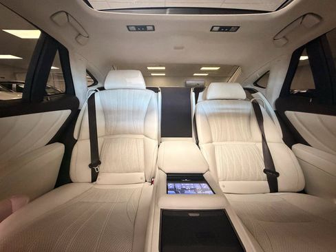 Used 2018 Lexus LS 500 AWD image 56