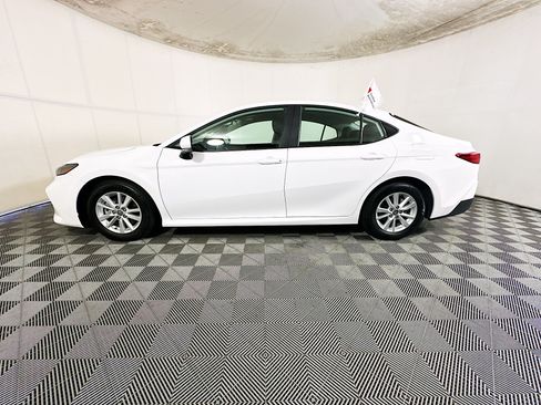 Used 2026 Toyota Camry LE FWD image 6