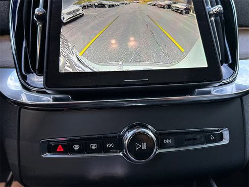 New 2026 Volvo XC90 B6 Plus w/ Protection Package Premier image 18