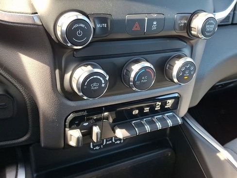 Used 2024 RAM 2500 Big Horn w/ Towing Technology Group AWD/4WD image 16