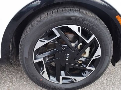 Used 2023 Kia Sportage SX image 13