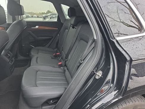 Used 2023 Audi Q5 2.0T Premium w/ Convenience Package image 5