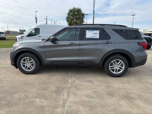New 2026 Ford Explorer Active w/ Active Comfort Package image 4