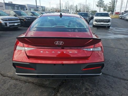 Certified 2025 Hyundai Elantra Sport image 3