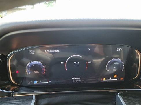 Used 2023 Jeep Wagoneer Series II w/ Rear Seat Video Group 1 AWD/4WD image 14