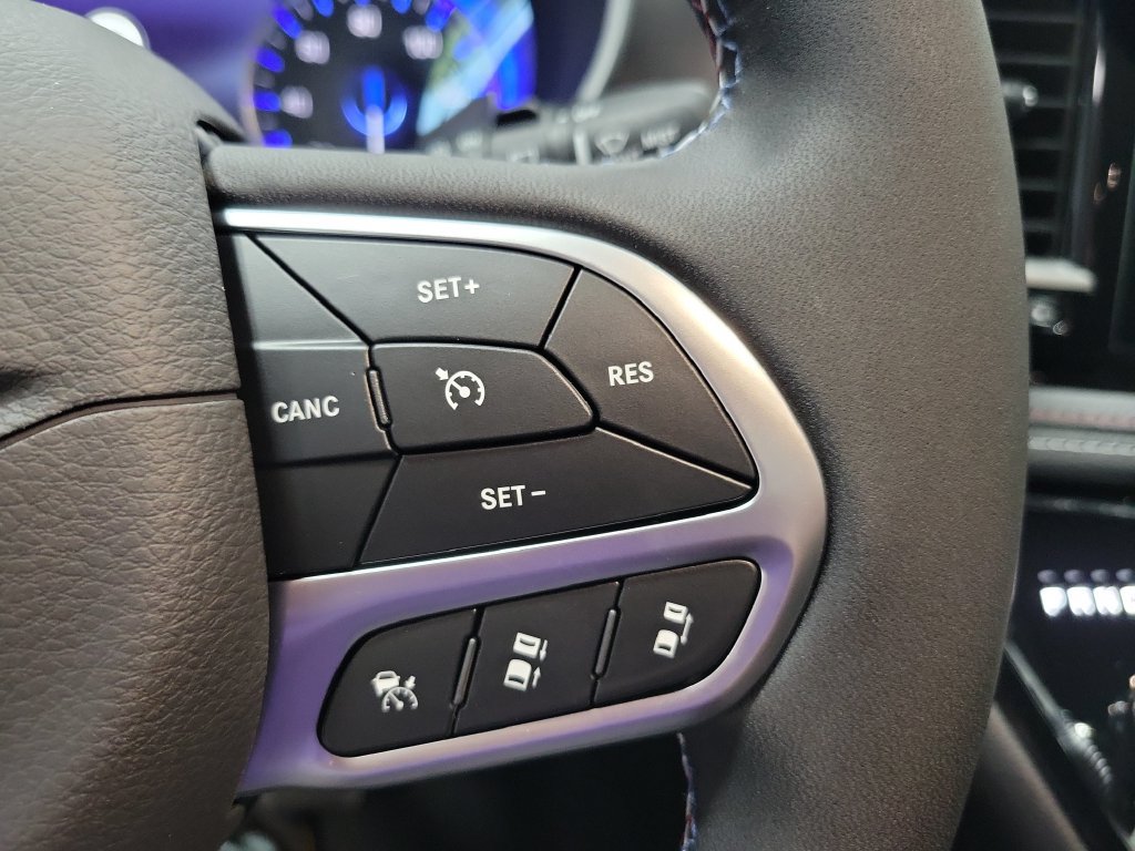 New 2027 Chrysler Pacifica Select AWD/4WD image 27