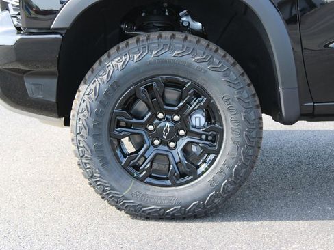 New 2026 Chevrolet Silverado 1500 ZR2 w/ Dark Appearance Package AWD/4WD image 18