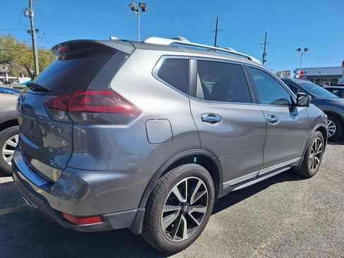 Used 2019 Nissan Rogue SL w/ Premium Package image 4