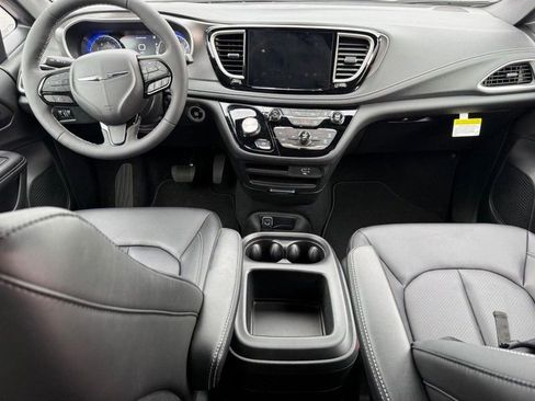 New 2026 Chrysler Pacifica Select w/ S Appearance Package FWD image 7