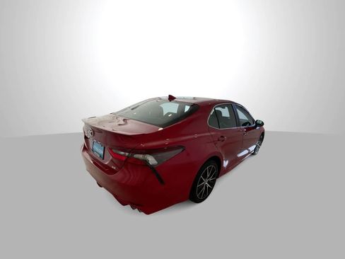 Used 2023 Toyota Camry SE FWD image 8