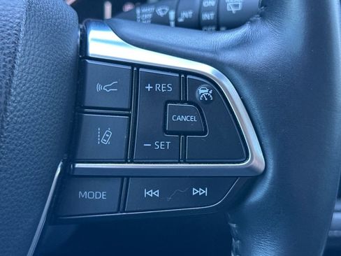 Used 2021 Toyota Highlander Limited image 23