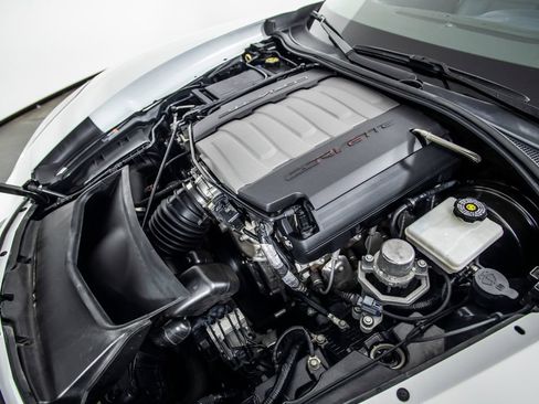 Used 2017 Chevrolet Corvette Stingray Coupe RWD image 44