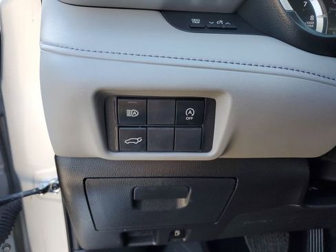 Used 2023 Toyota Highlander XLE image 29