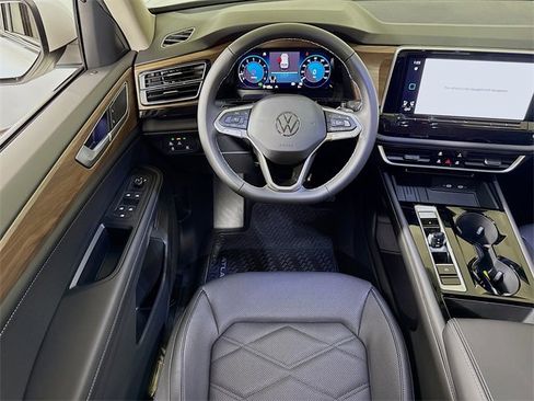 New 2026 Volkswagen Atlas SE image 14