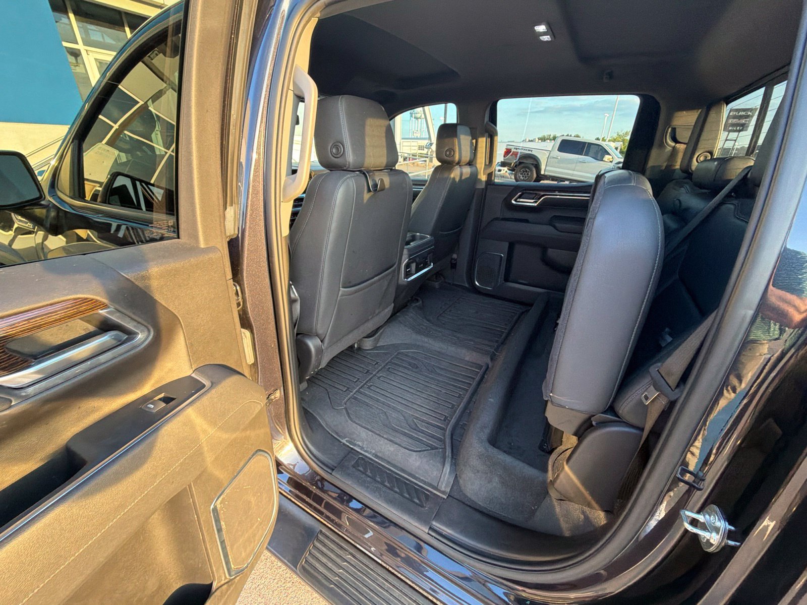 Used 2025 GMC Sierra 1500 Elevation w/ Elevation Premium Package AWD/4WD image 13
