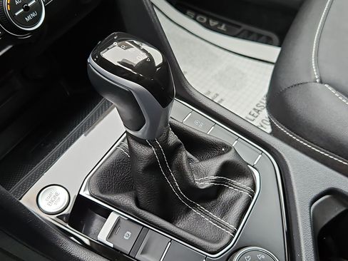 Used 2024 Volkswagen Taos SE image 17