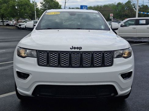 Used 2020 Jeep Grand Cherokee Altitude AWD/4WD image 2