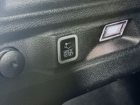 Used 2023 Jeep Grand Cherokee L Laredo AWD/4WD image 30