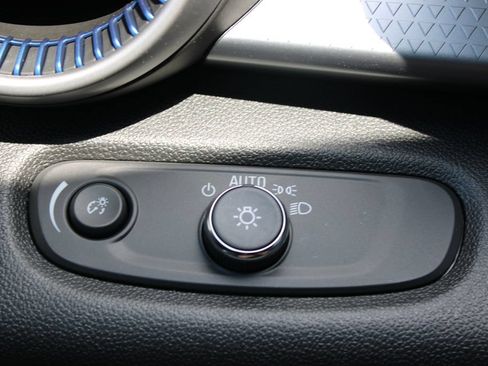 New 2026 Chevrolet Trax LS w/ LS Convenience Package FWD image 38
