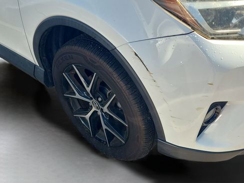 Used 2016 Toyota RAV4 SE image 8