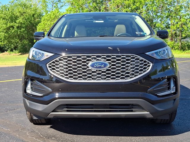 Certified 2024 Ford Edge SEL w/ Convenience Package AWD/4WD image 2