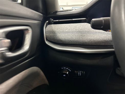 Used 2022 Jeep Compass Latitude image 18