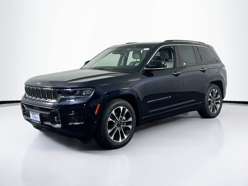 Used 2023 Jeep Grand Cherokee Overland AWD/4WD image 1