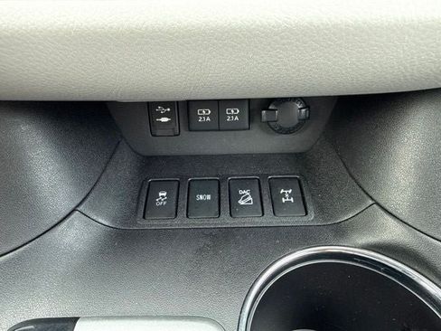 Used 2018 Toyota Highlander XLE AWD/4WD image 33