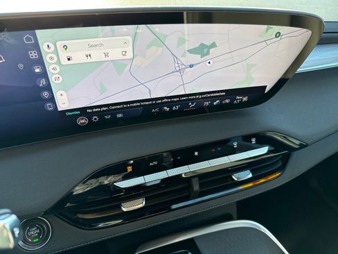 Used 2025 Buick Enclave Preferred image 19