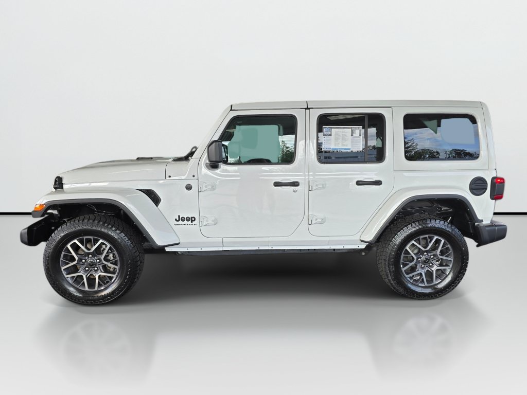 Used 2025 Jeep Wrangler Unlimited Sahara AWD/4WD image 2