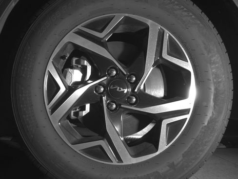 Used 2025 Kia Sportage LX image 12