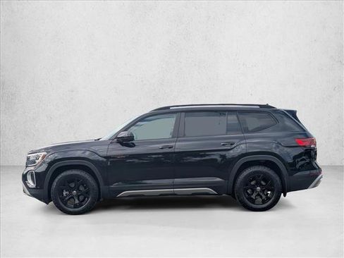 Used 2024 Volkswagen Atlas Peak Edition SE AWD/4WD image 9