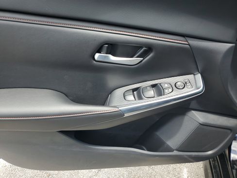 New 2025 Nissan Sentra SR w/ Midnight Edition image 18