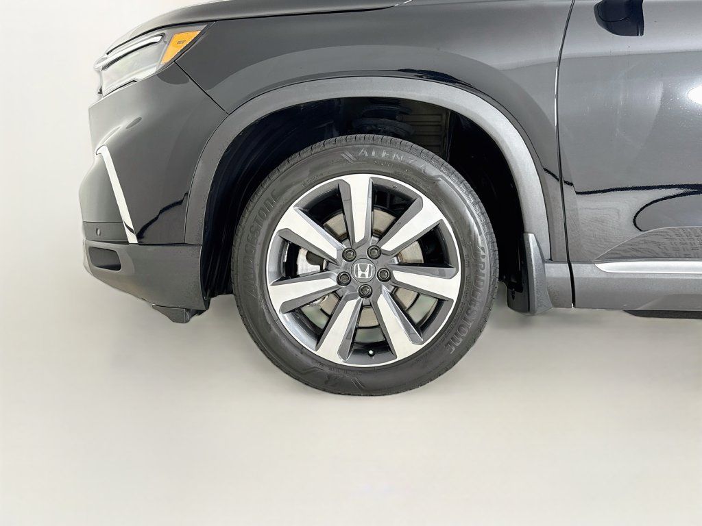 Used 2025 Honda Pilot Touring image 25