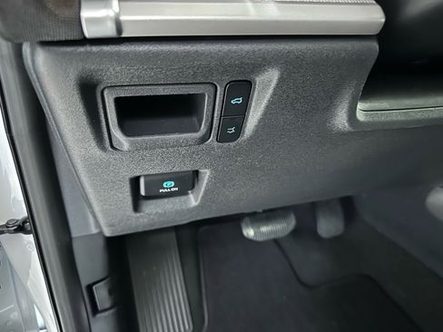 Certified 2025 Ford Expedition Active image 37