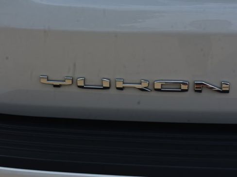 Used 2024 GMC Yukon AT4 w/ AT4 Premium Plus Package AWD/4WD image 7