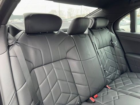 Certified 2024 BMW i7 xDrive60 image 15