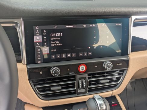 New 2026 Porsche Macan AWD/4WD image 18