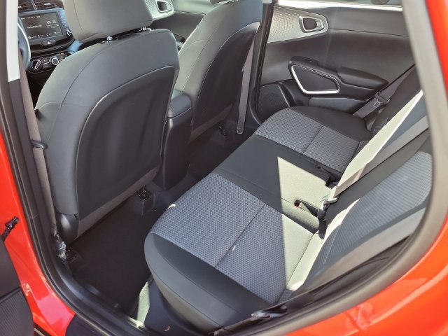 Used 2025 Kia Soul LX FWD image 22