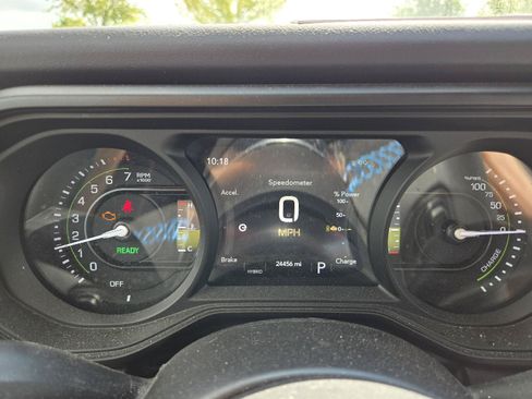 Used 2024 Jeep Wrangler High Altitude AWD/4WD image 18