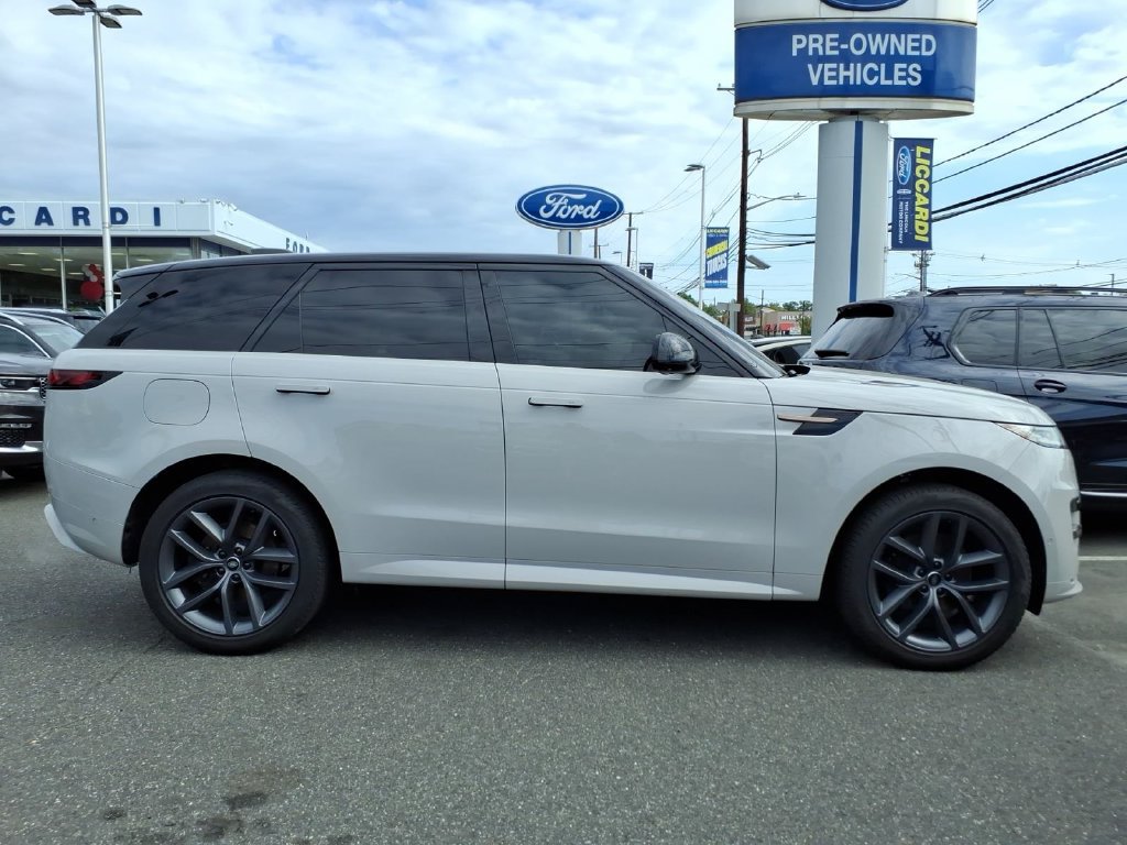 Used 2024 Land Rover Range Rover Sport Dynamic SE AWD/4WD image 8