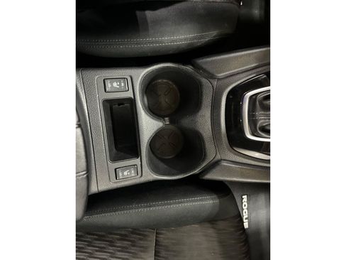 Used 2018 Nissan Rogue S AWD/4WD image 18