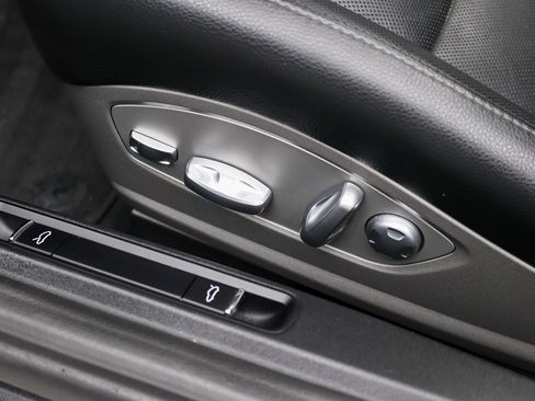 Used 2017 Porsche 911 Carrera image 33