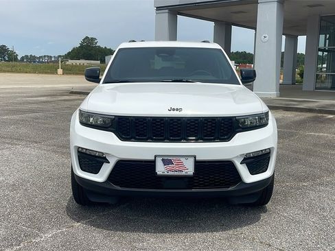 New 2025 Jeep Grand Cherokee Limited w/ Black Appearance Package image 3