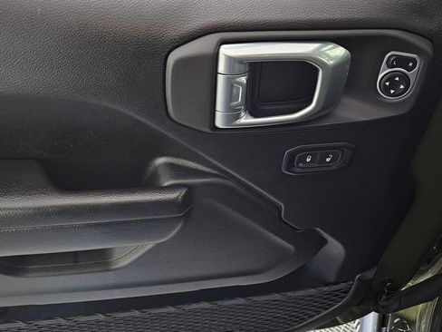 Used 2023 Jeep Wrangler Unlimited w/ 8.4" Radio Group image 26