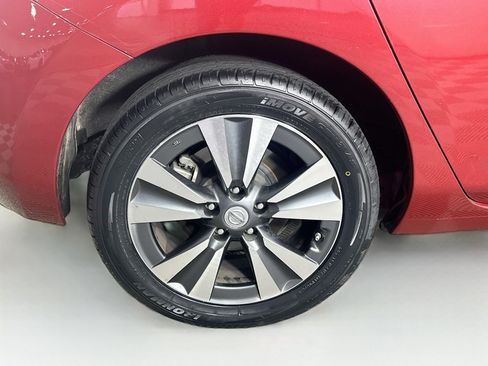 Used 2015 Nissan Leaf SV FWD image 11