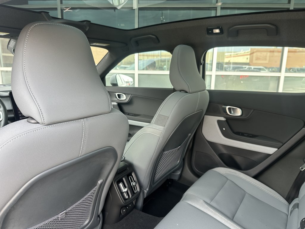 Used 2024 Polestar Polestar 2 w/ Pilot Pack RWD image 33