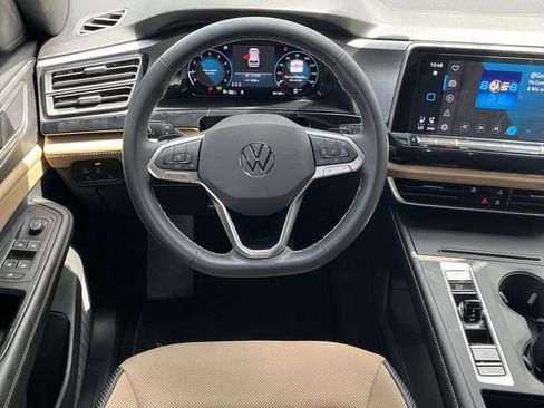 Used 2024 Volkswagen Atlas Cross Sport SE FWD image 17